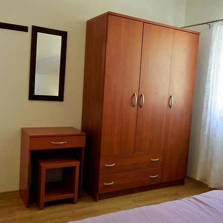 Peter Pan Apartments Palit Екстериор снимка