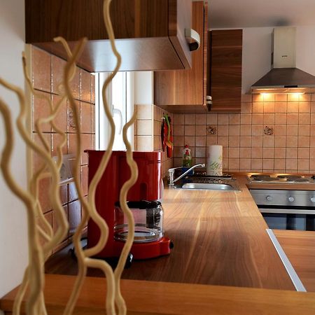 Peter Pan Apartments Palit Екстериор снимка