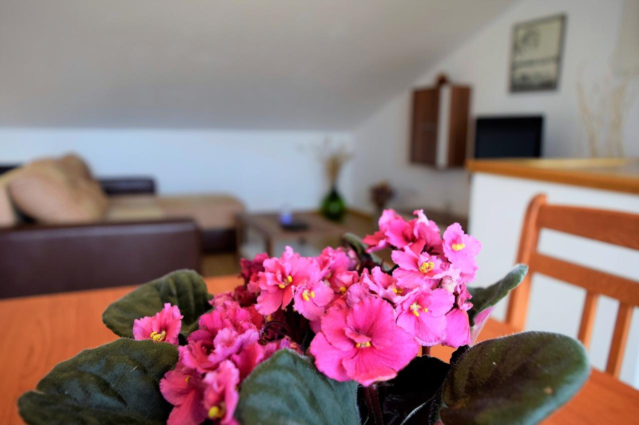 Peter Pan Apartments Palit Екстериор снимка