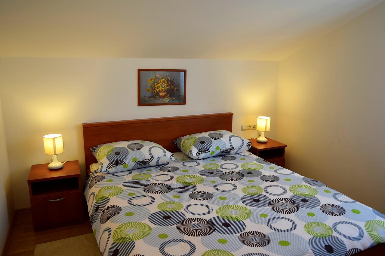 Peter Pan Apartments Palit Екстериор снимка