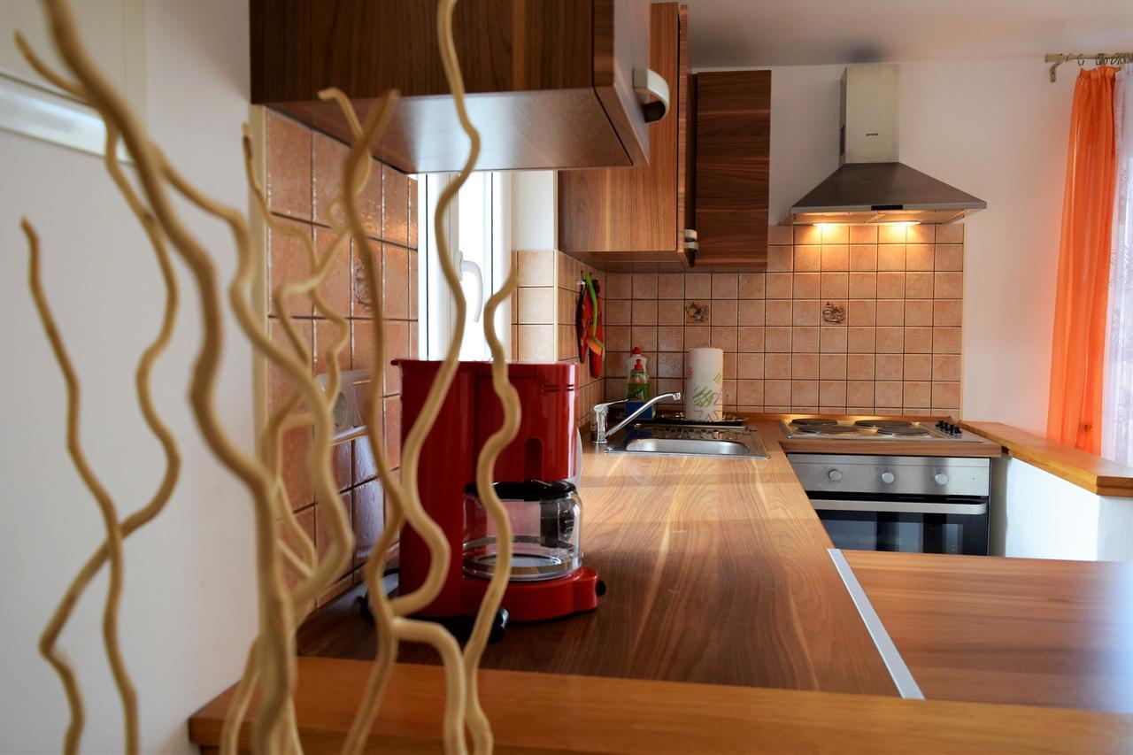 Peter Pan Apartments Palit Екстериор снимка
